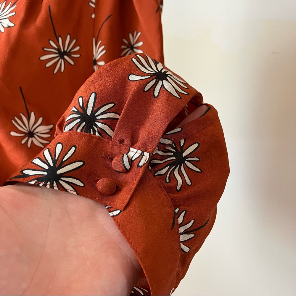 Madewell Red / Orange Floral 100% Silk Floral 3/4 Sleeve Blouse size Medium - Picture 5 of 10